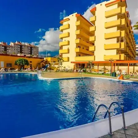 Bonito Con Piscina En Frente Del Mar Appartamento