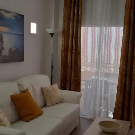 Luminoso Y Bonito Con Piscina En Frente Del Mar Апартаменты *