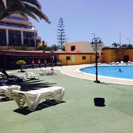 Апартаменты Luminoso Y Bonito Con Piscina En Frente Del Mar