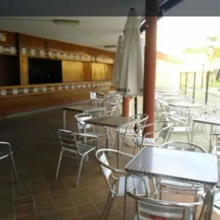 Luminoso Y Bonito Con Piscina En Frente Del Mar Апартаменты