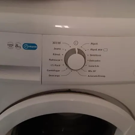 Luminoso Y Bonito Con Piscina En Frente Del Mar