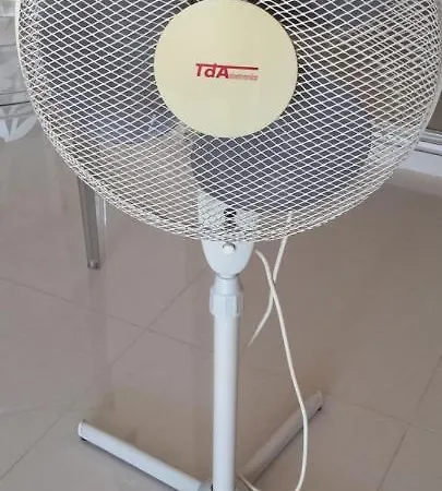 Luminoso Y Bonito Con Piscina En Frente Del Mar Апартаменты *