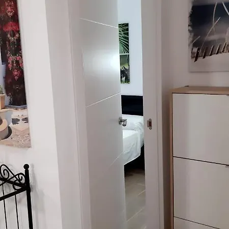 Luminoso Y Bonito Con Piscina En Frente Del Mar Апартаменты *