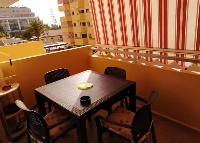 Luminoso Y Bonito Con Piscina En Frente Del Mar Apartmán Los Cristianos (Tenerife)